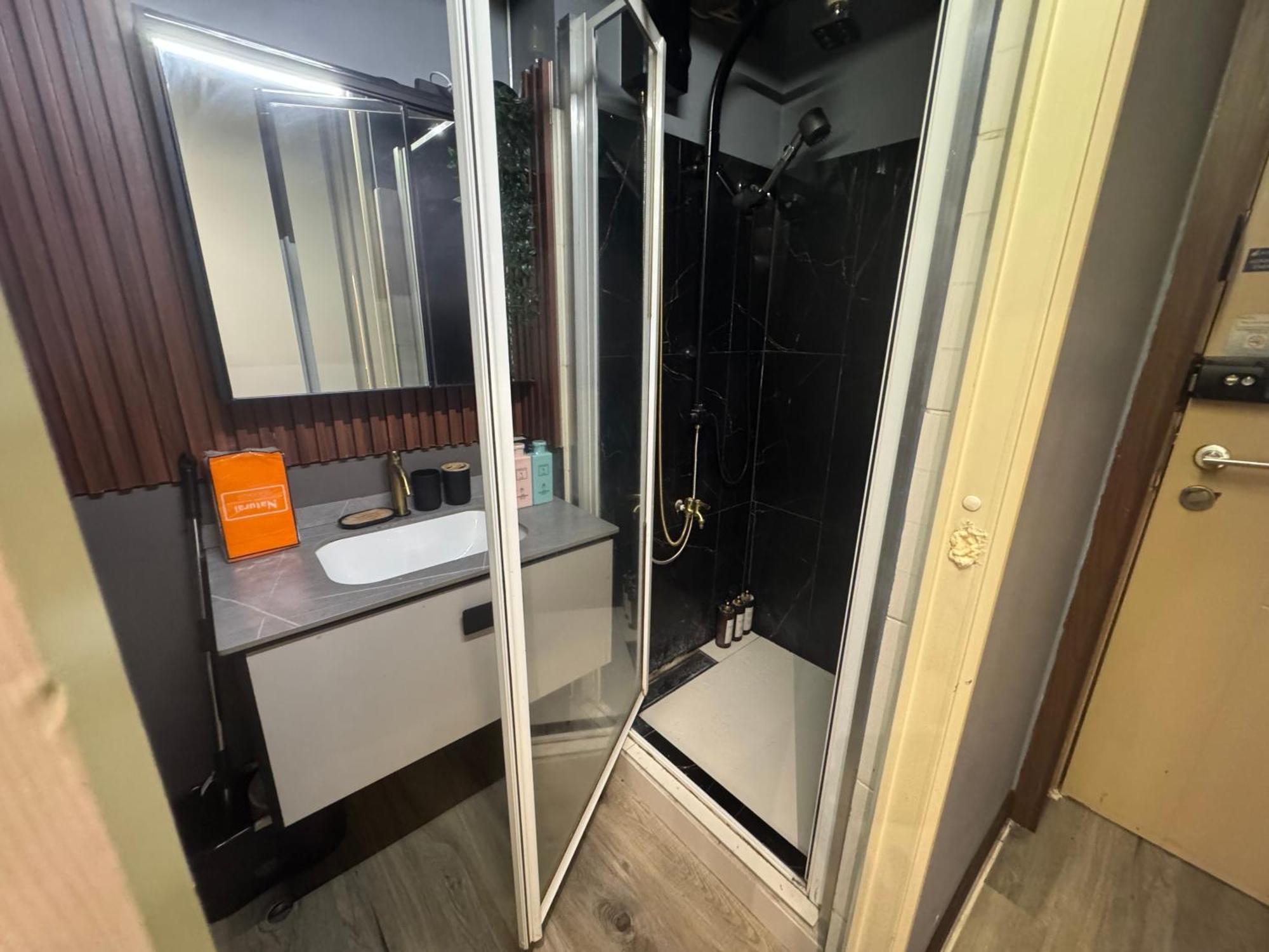 Mh Oasis Modern Condotel Sea Residences Hotel