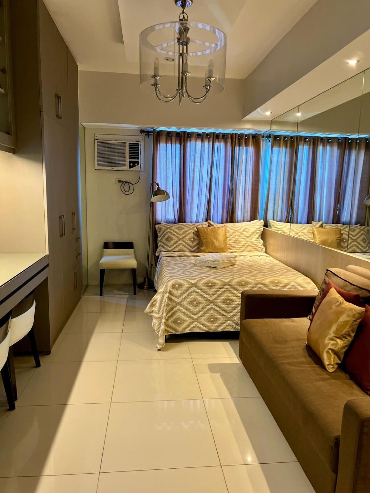 Modern Comfort Living! Netflix Ready * Manila