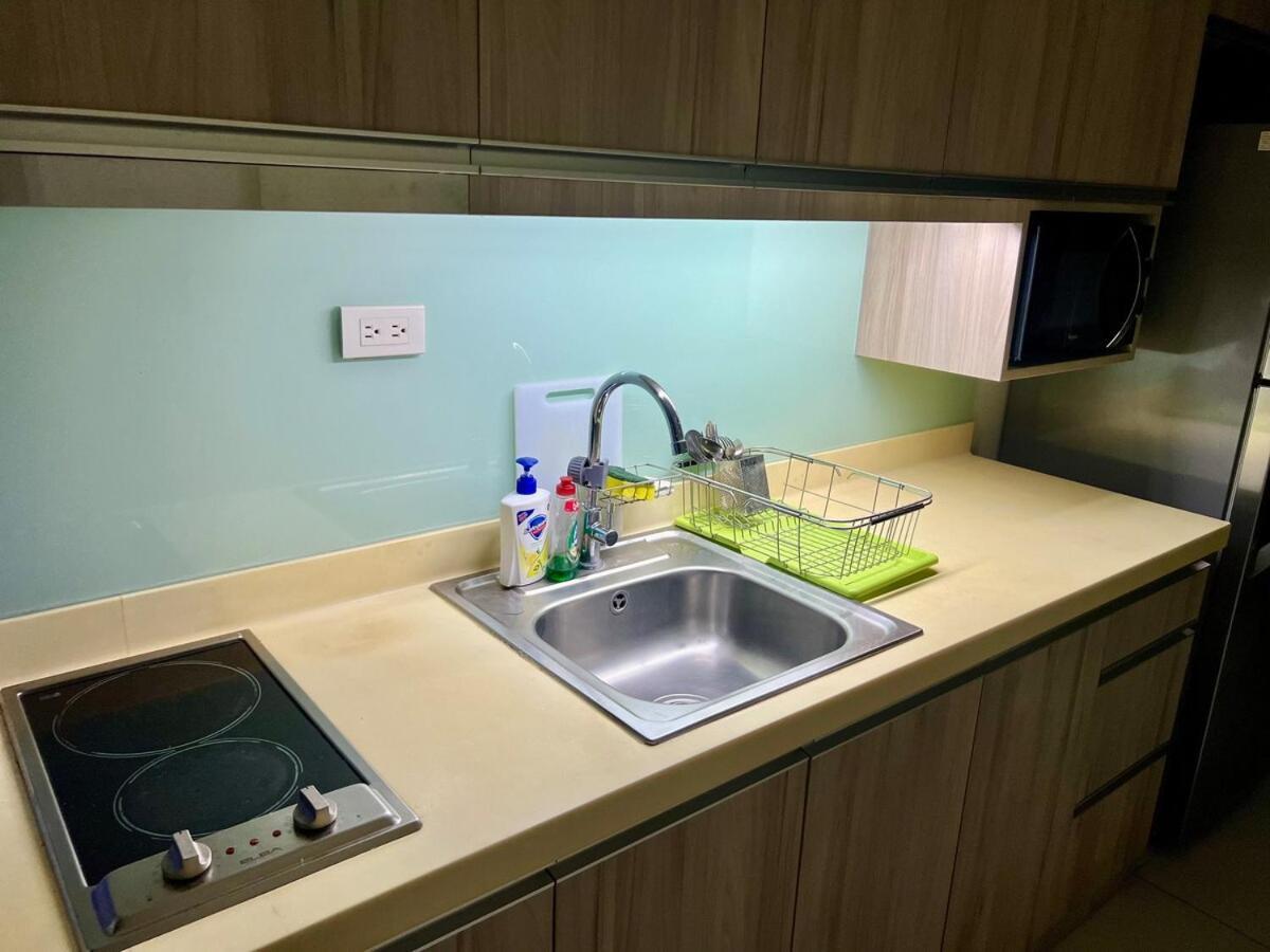 Modern Comfort Living! Netflix Ready
