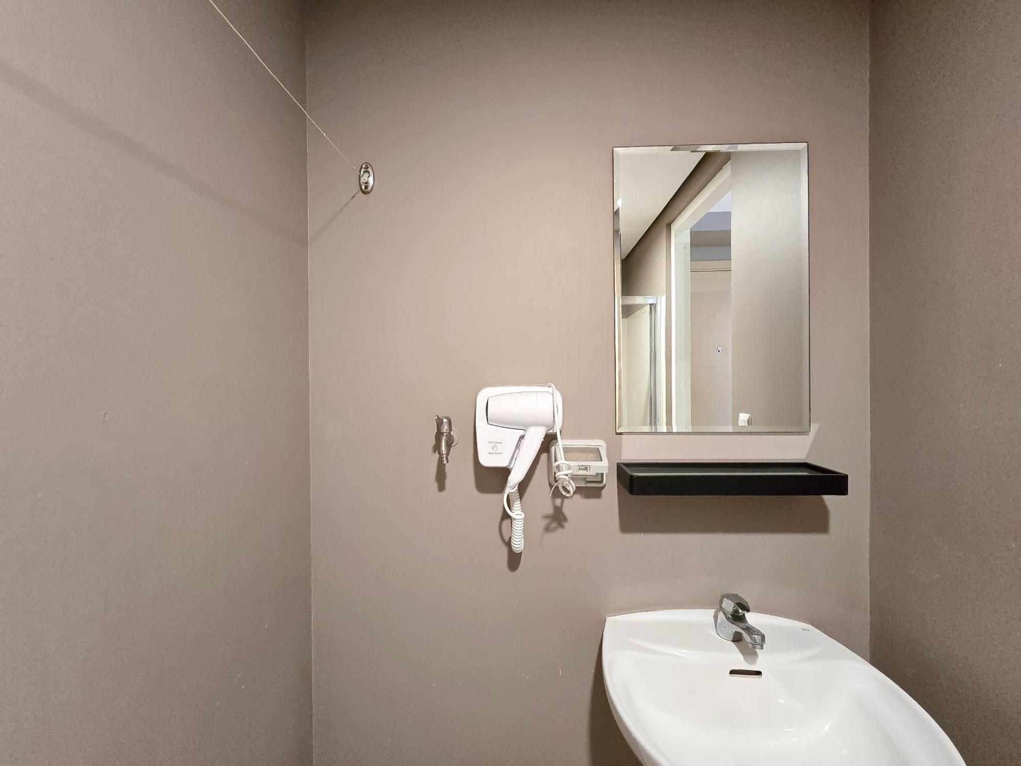 1br Condotel W Balcony Sm Light Residences #lt13 Hotel