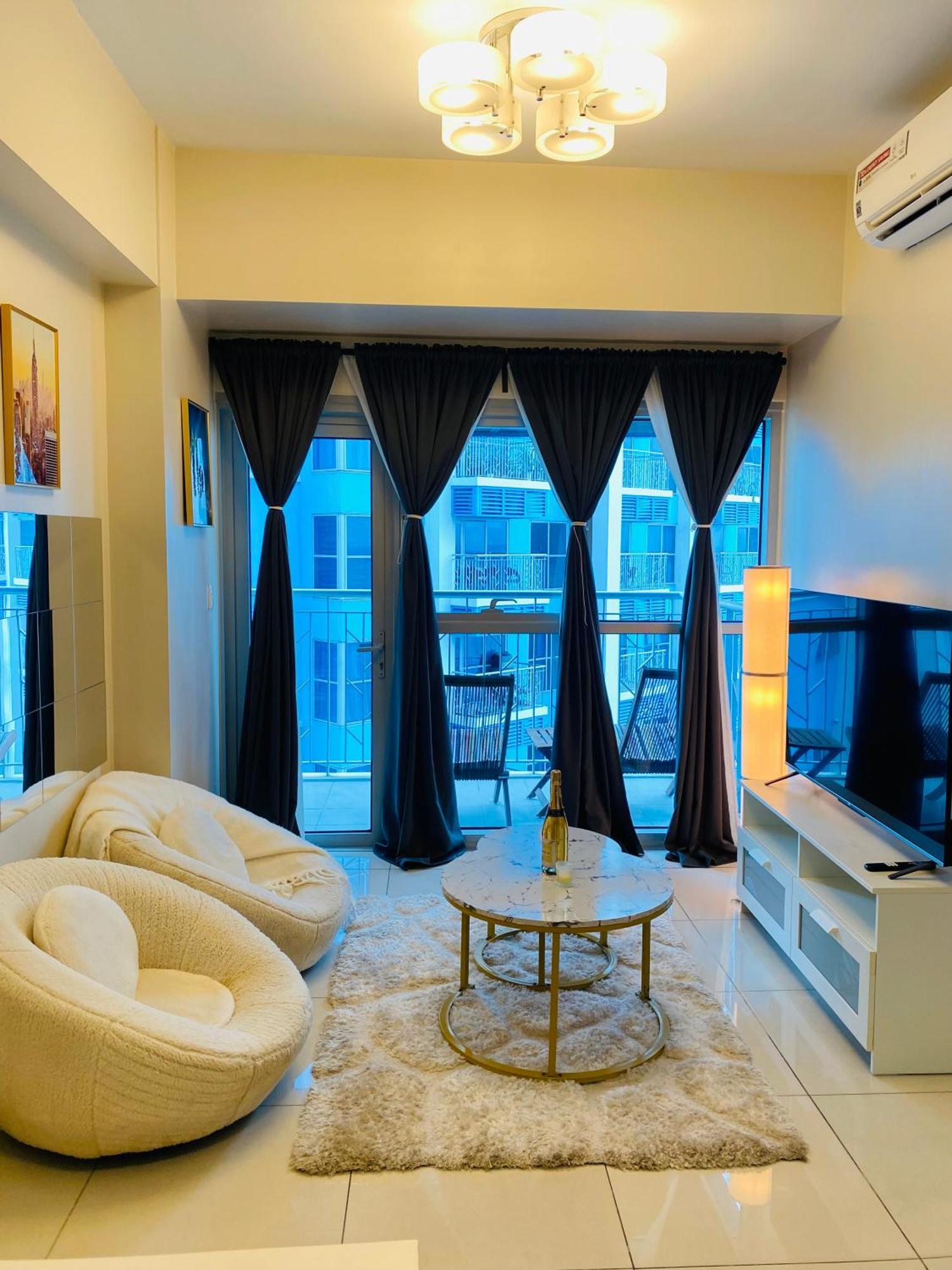 Serendipity Staycation Aparthotel