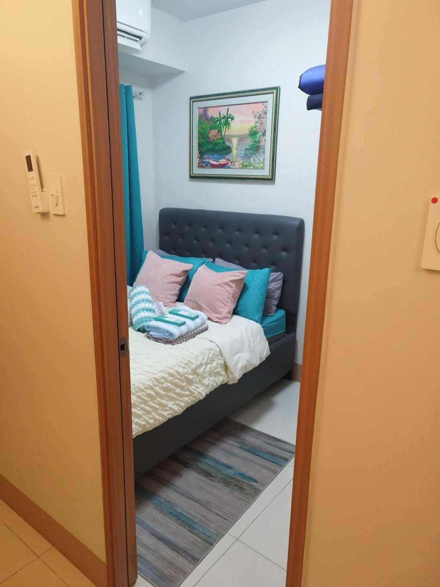 Apartment Shore 123 Residences Moapasaynaia Manila