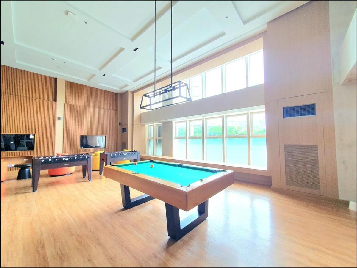 Cozy 1br At Park Mckinley West Near Bgc & Venice Mall Apartment Manila