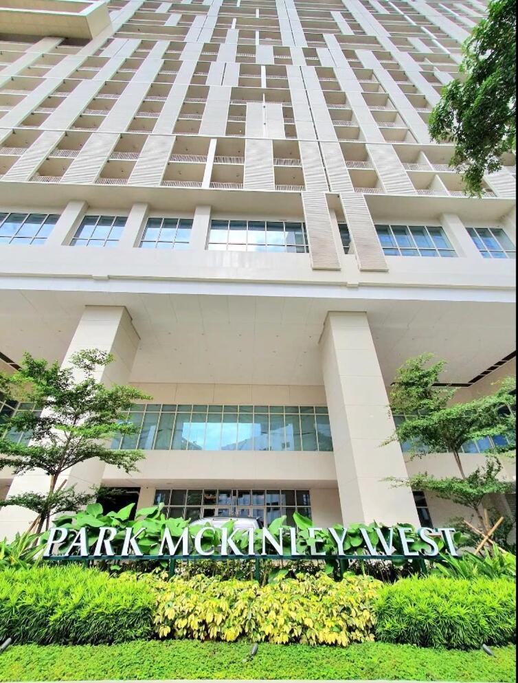 Cozy 1br At Park Mckinley West Near Bgc & Venice Mall Apartment Manila