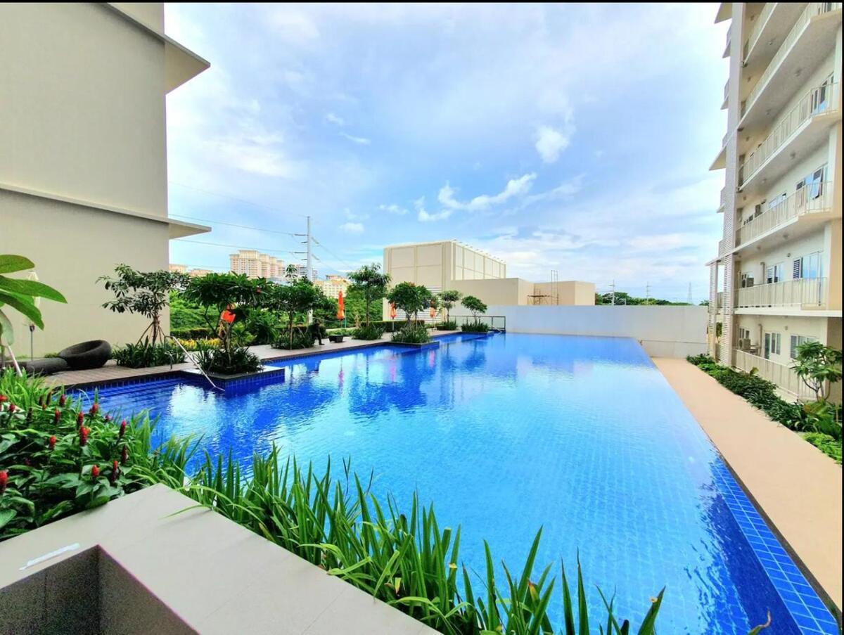 Cozy 1br At Park Mckinley West Near Bgc & Venice Mall Manila