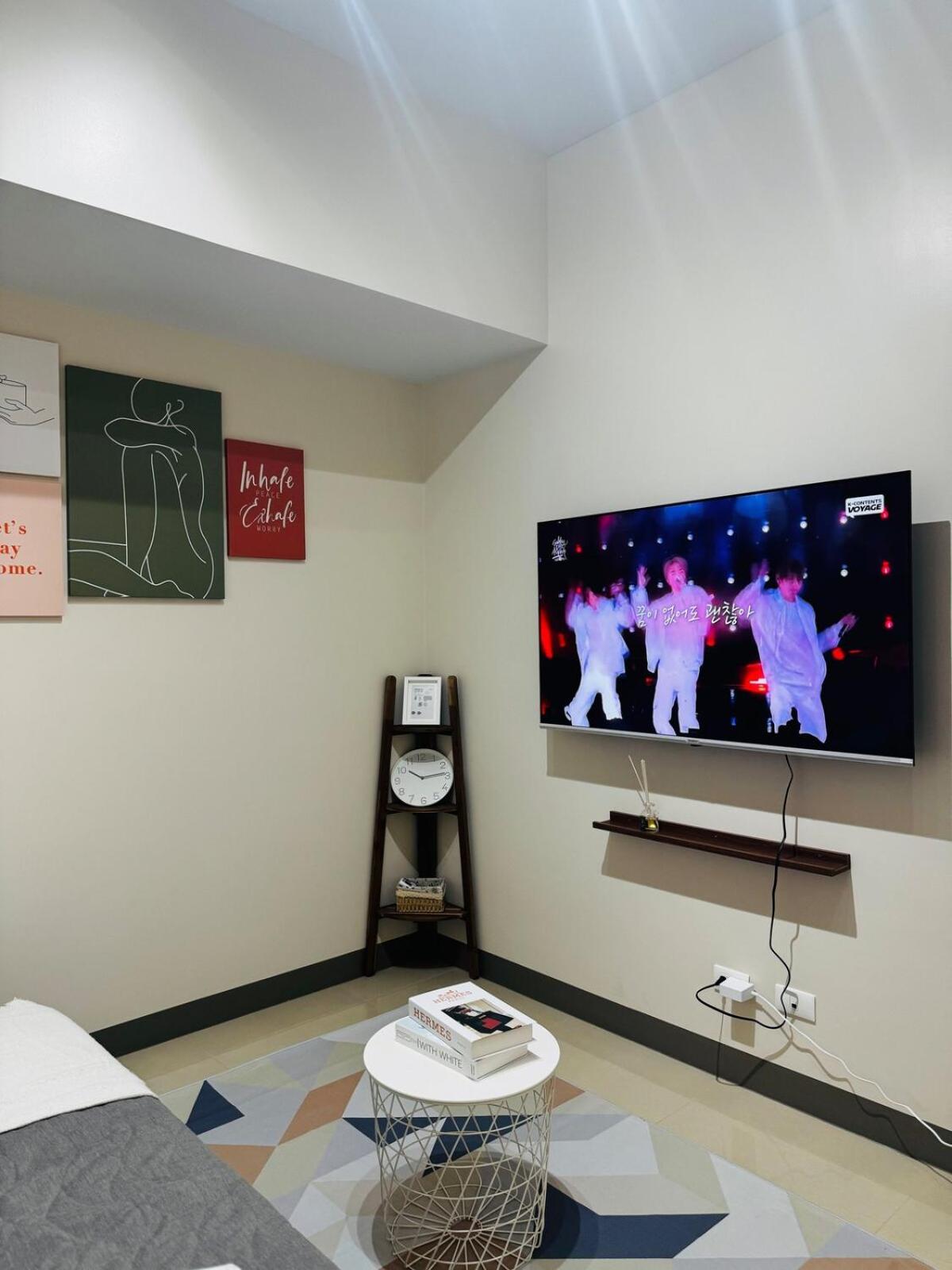 Apartment Cozy 1br At Park Mckinley West Near Bgc & Venice Mall