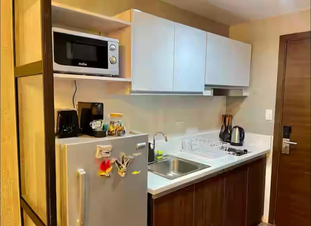 Apartment Luxurious 500mbps 1br In Makati Manila