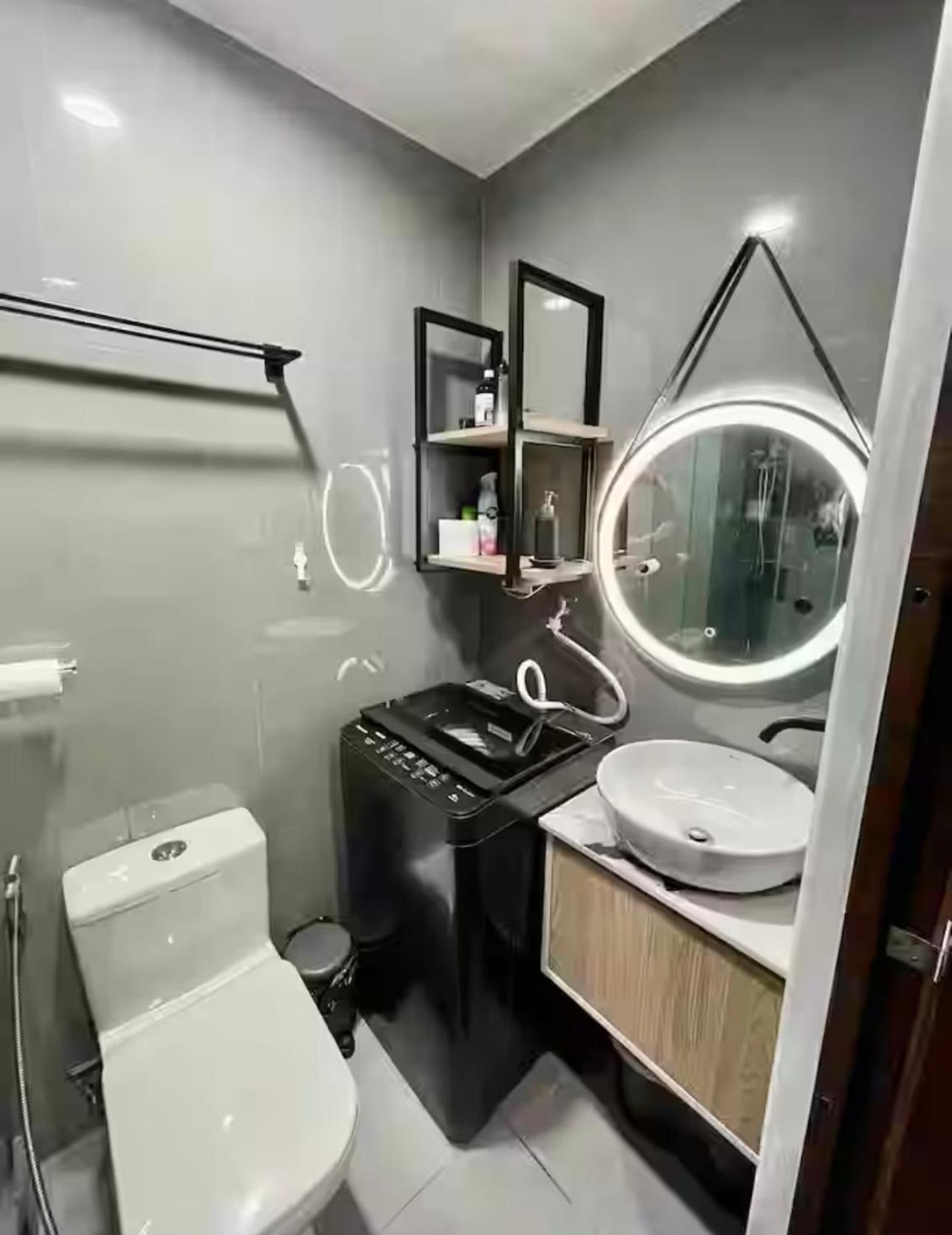 Apartment Luxurious 500mbps 1br In Makati *