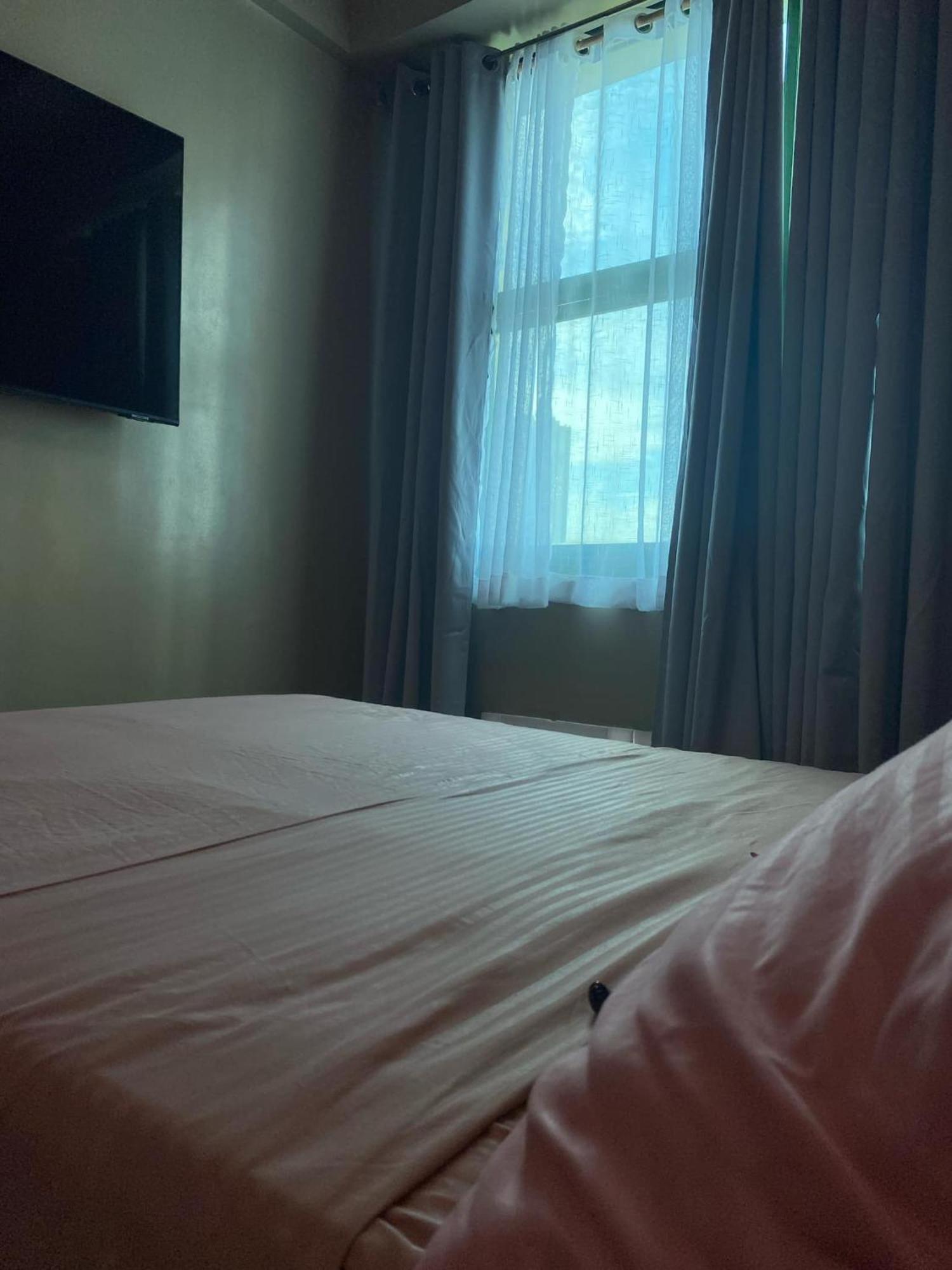 Aparthotel Unit At Symphony Towers, Timog, Quezon *