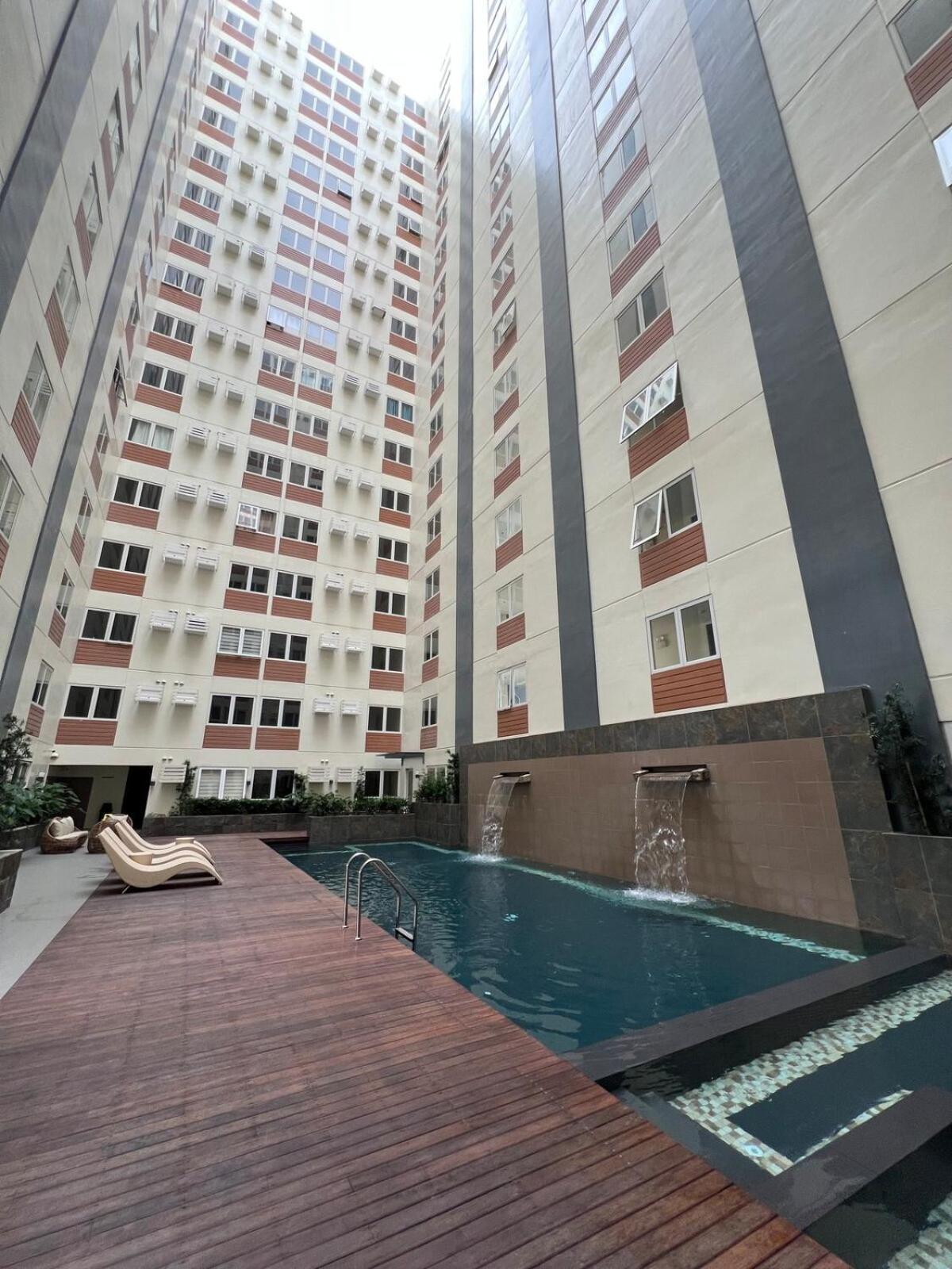 Ananda Square Apartment *