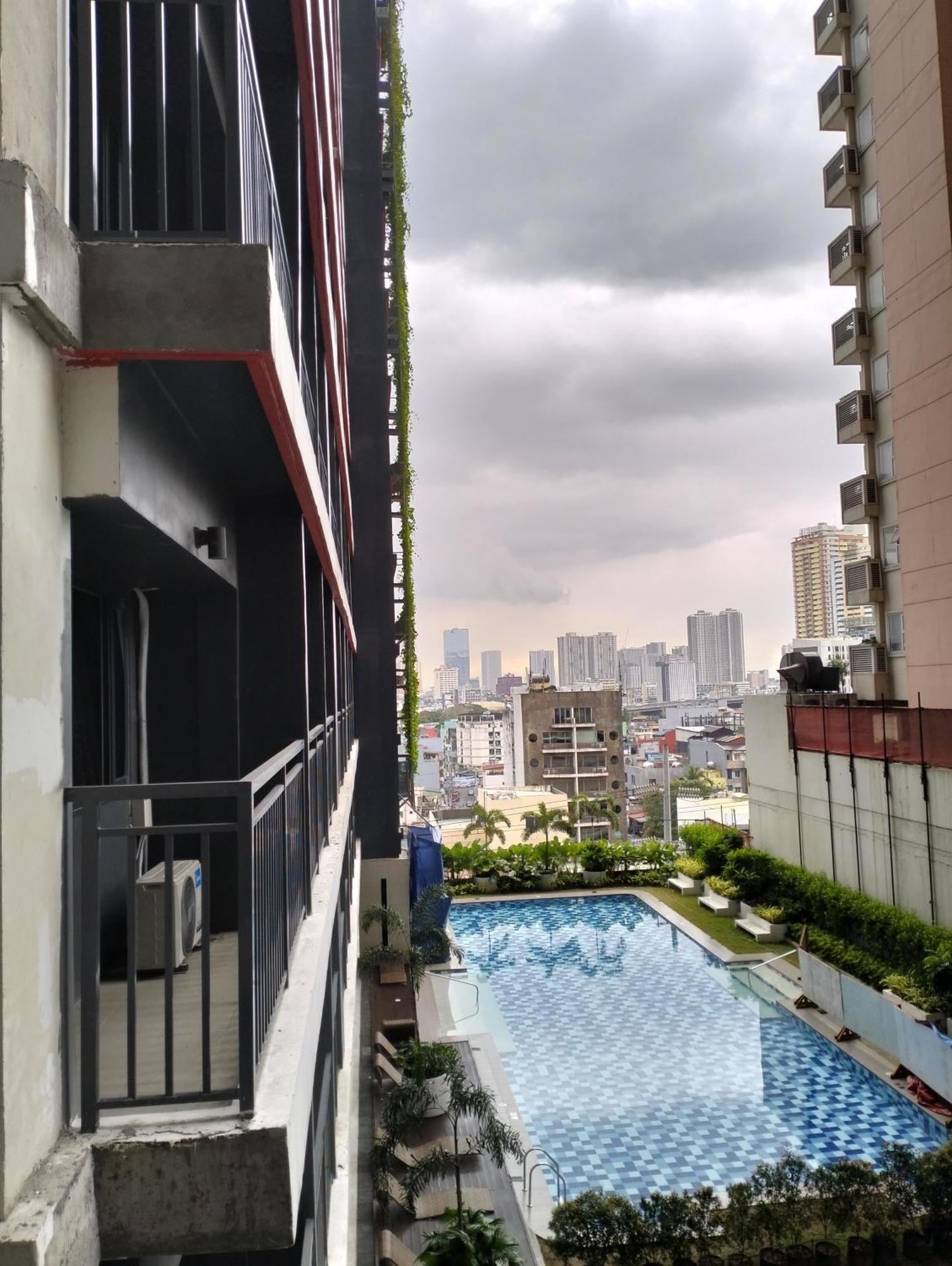Hyrcondotel * Manila