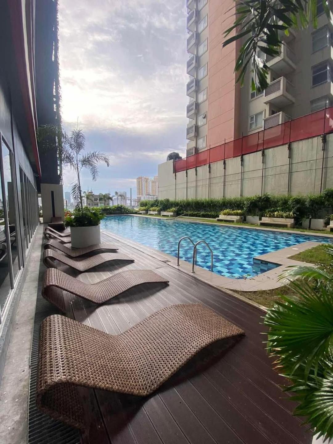 Hyrcondotel Bed & Breakfast Manila