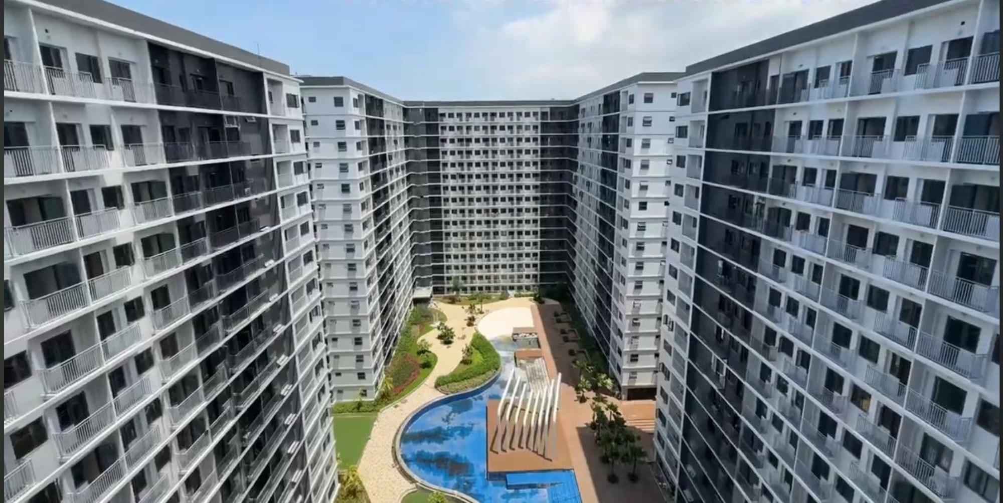 Shore Residences Tower D Moa Apartment