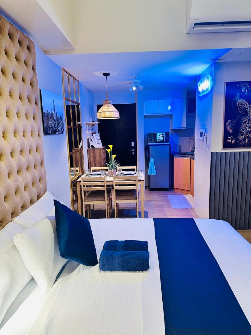 We Vibe, 81 Newport Blvd Across Naia 3 Aparthotel Manila