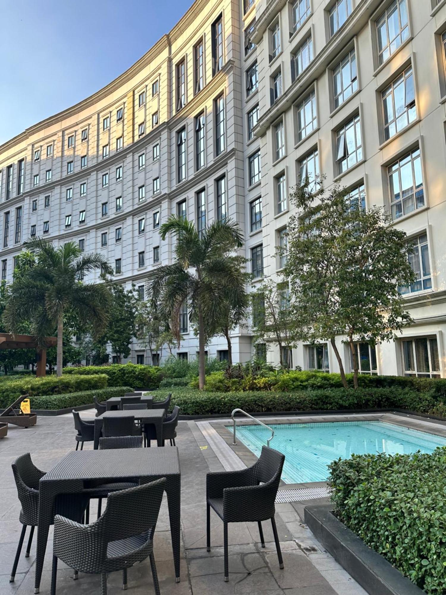 Aparthotel We Vibe, 81 Newport Blvd Across Naia 3 Manila