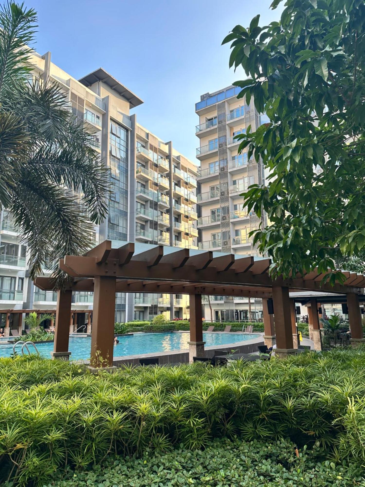 Aparthotel We Vibe, 81 Newport Blvd Across Naia 3