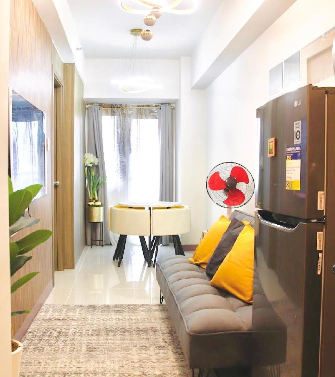 Apartment Stunning With Balcony