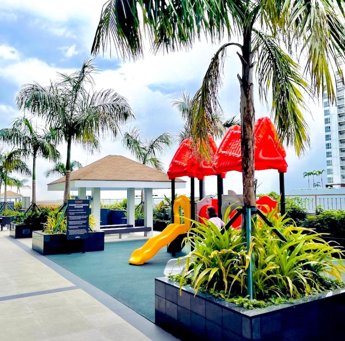 Stunning With Balcony Apartment *