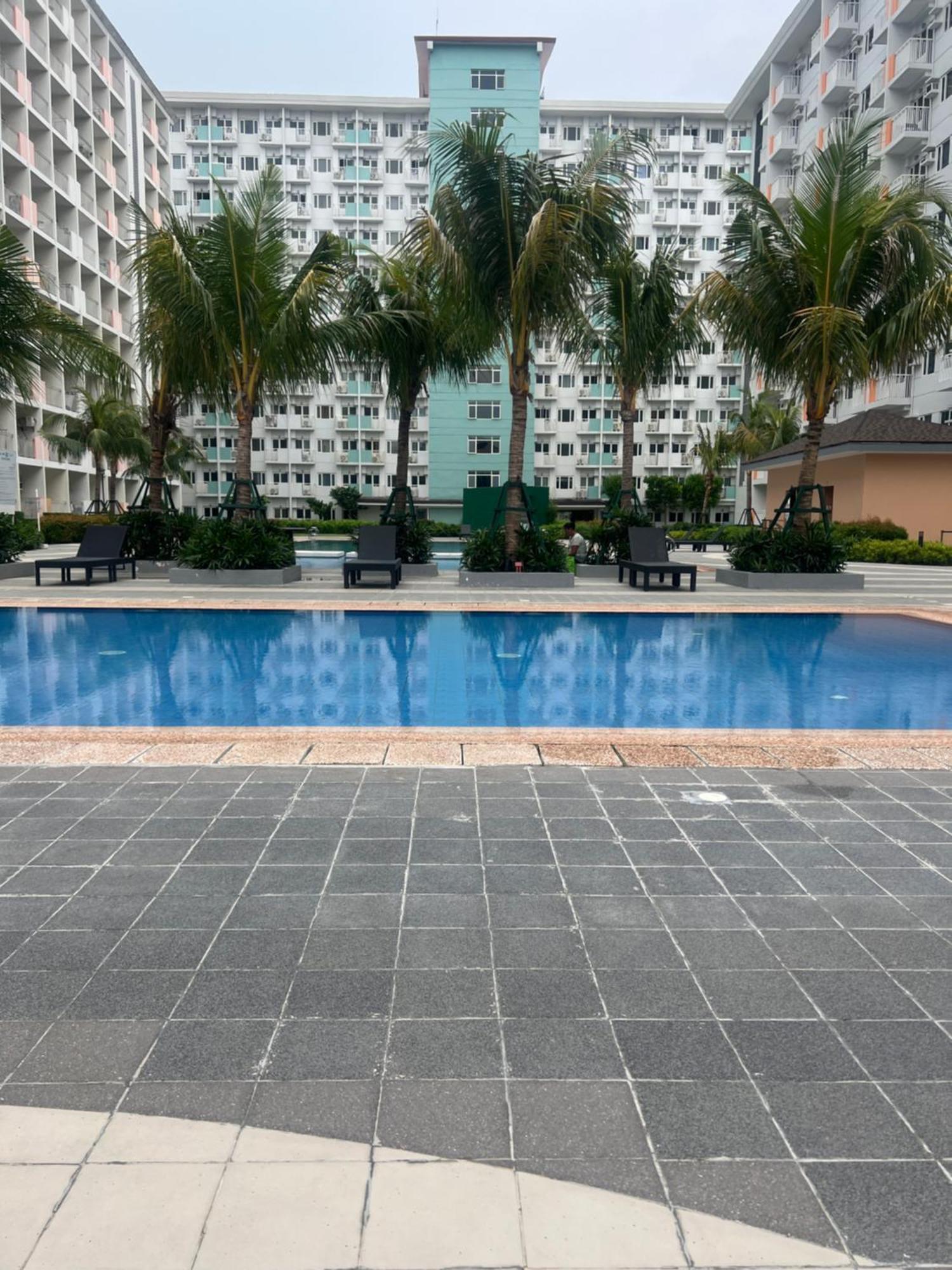 Apartment Field Residences