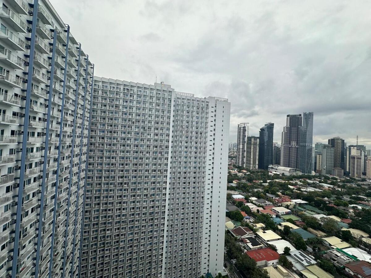 Modern & Cozy Two Br In Jazz Residences Makati * Manila