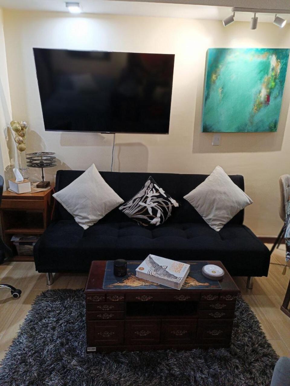 Apartment Mc Kinley Away From *
