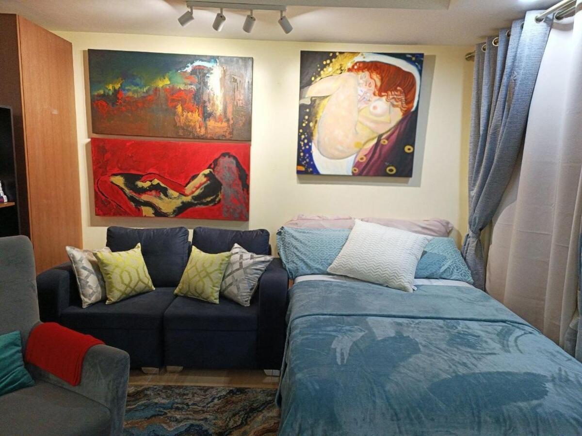 Apartment Mc Kinley Away From Manila