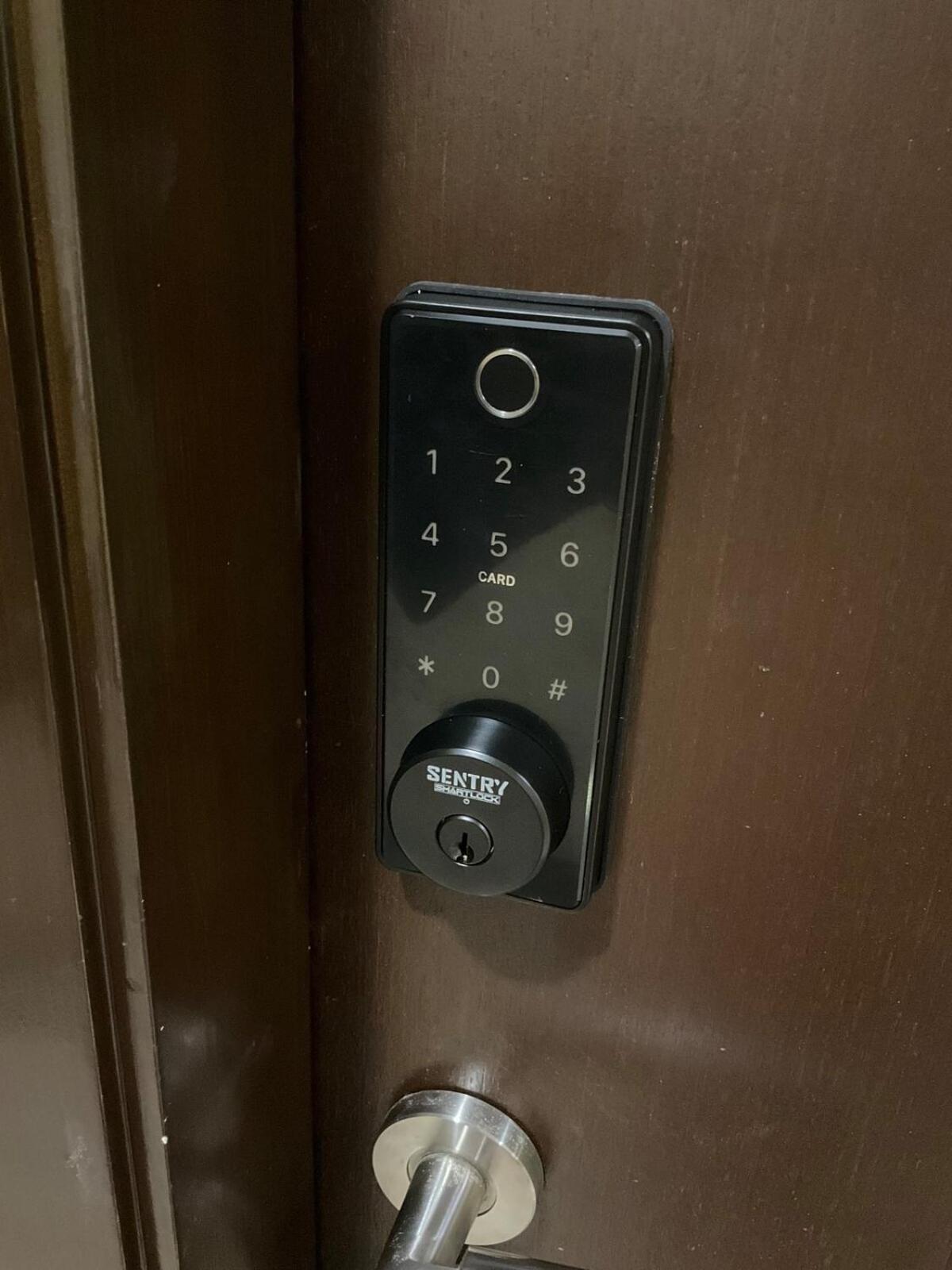 Apartment Mc Kinley Away From *