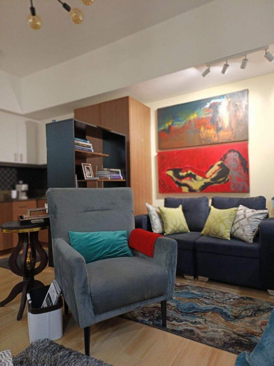 Apartment Mc Kinley Away From Manila