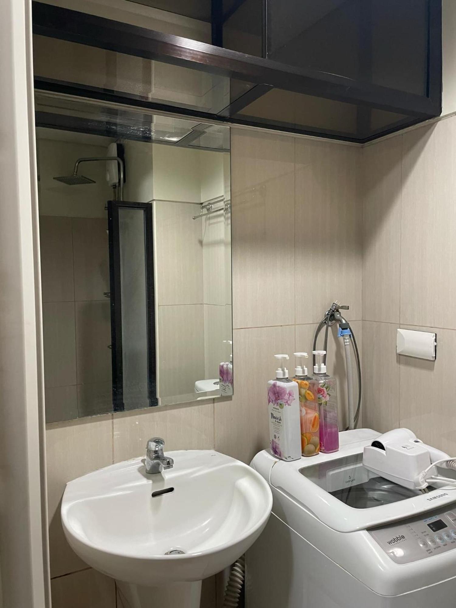 Dms Staycation Moa View Aparthotel