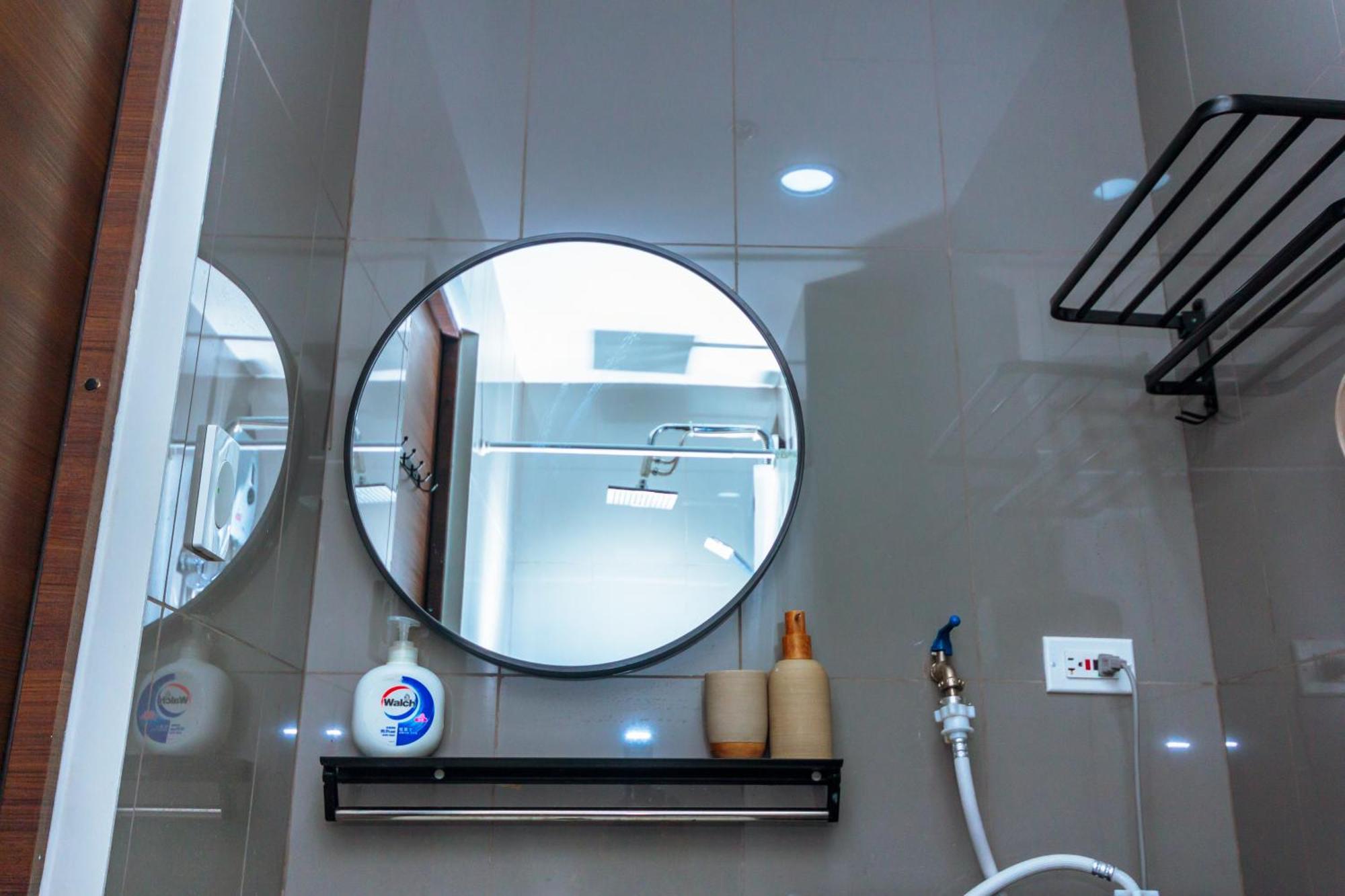 Chic Floating Penthouse Makati Gym Air Gym Swim Park 300mb Apartment Manila