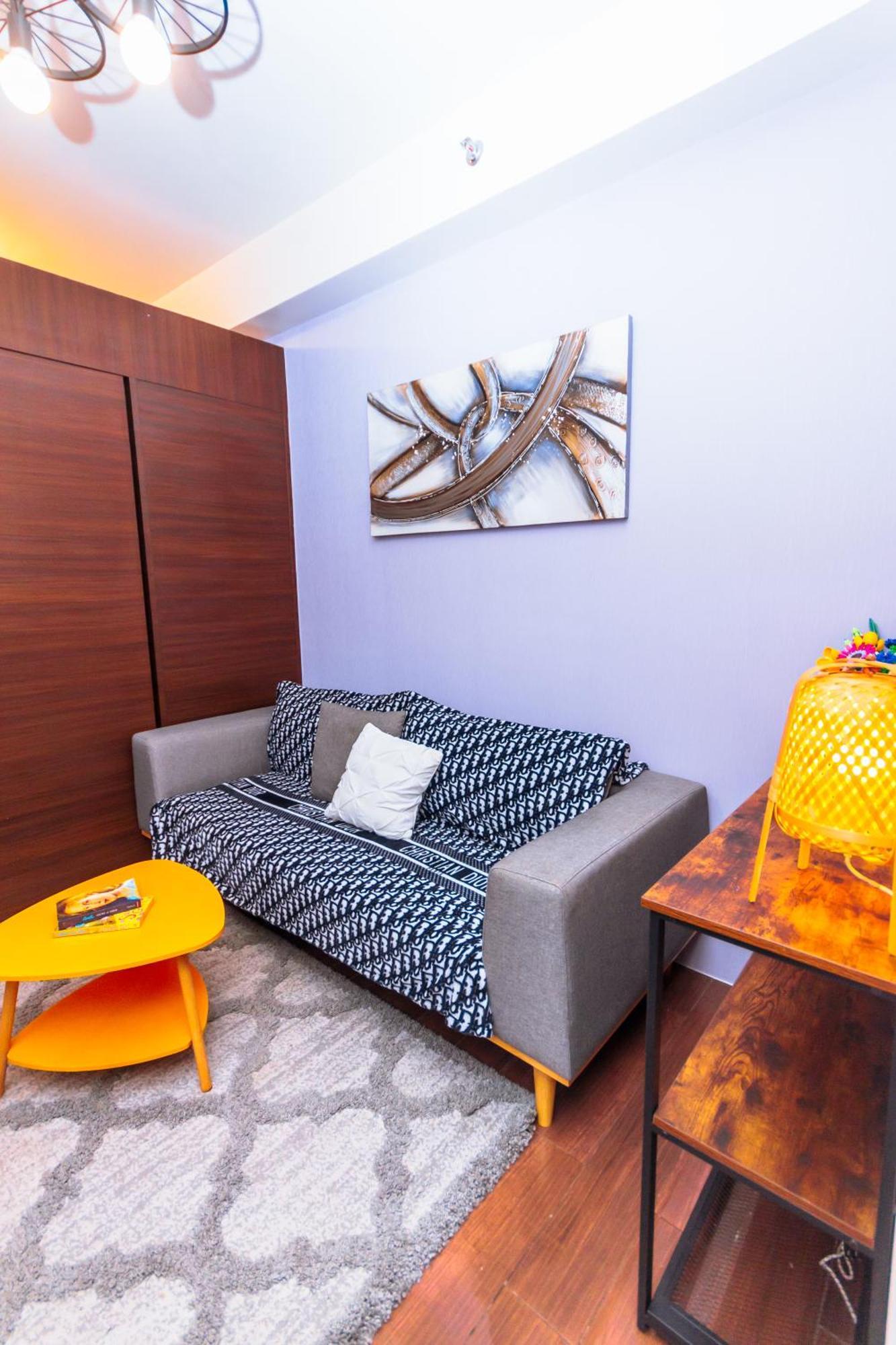Apartment Chic Floating Penthouse Makati Gym Air Gym Swim Park 300mb Manila