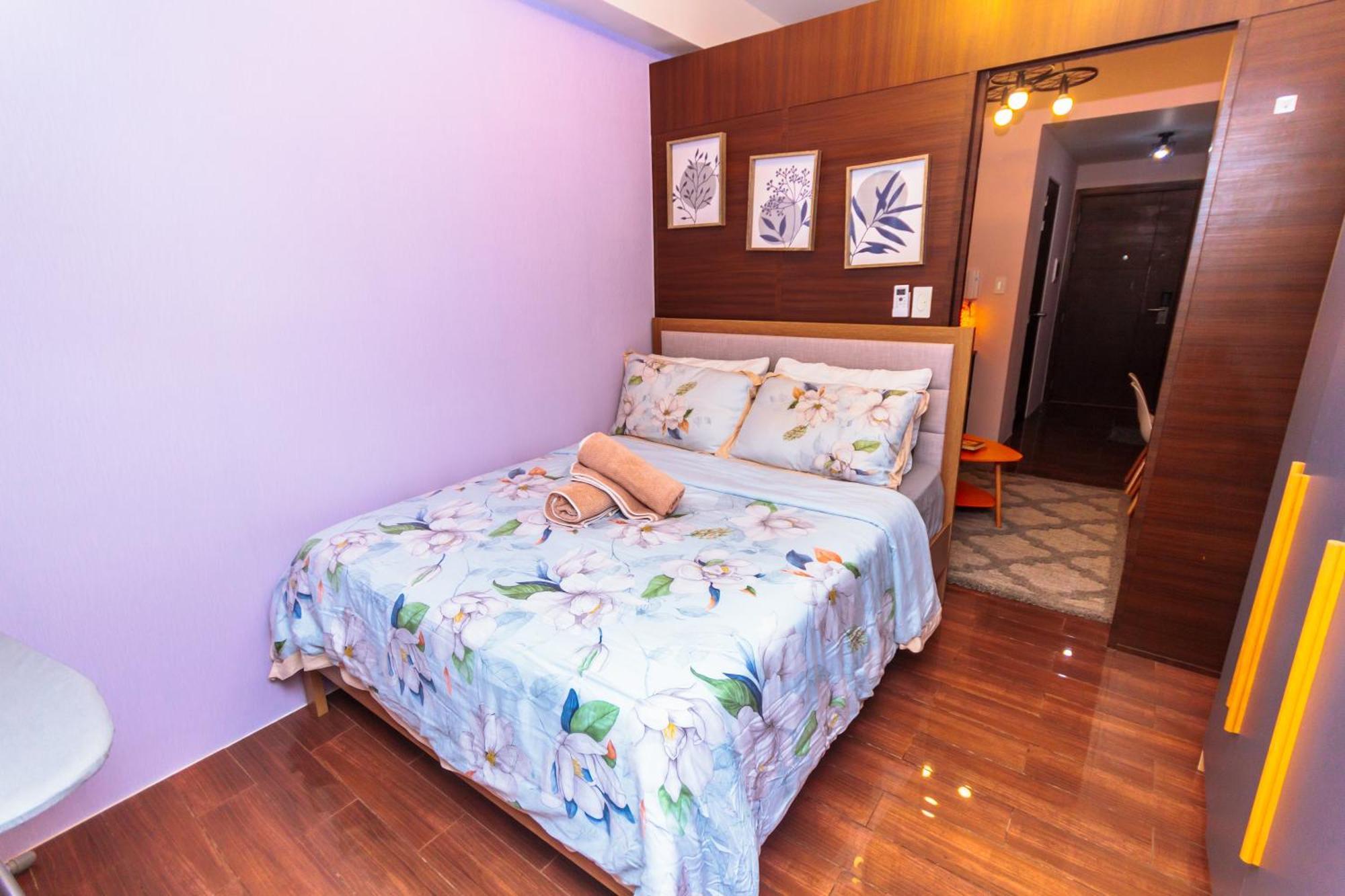 Chic Floating Penthouse Makati Gym Air Gym Swim Park 300mb Manila