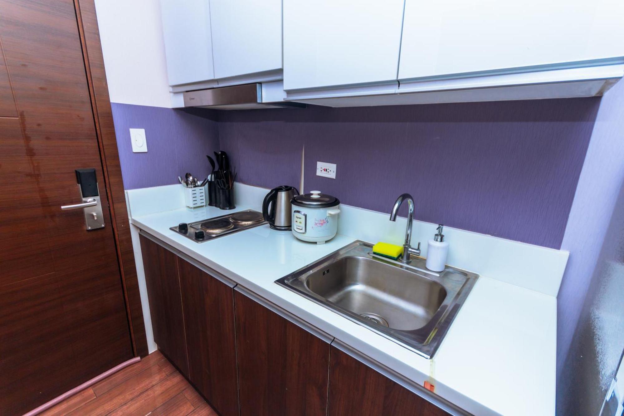 Chic Floating Penthouse Makati Gym Air Gym Swim Park 300mb Apartment Manila