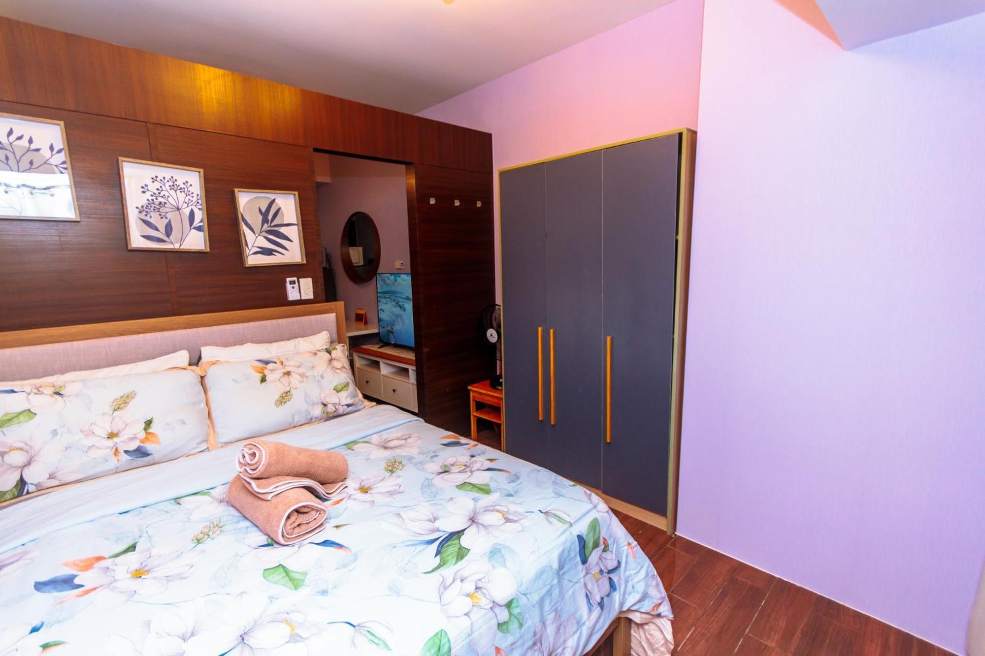 Chic Floating Penthouse Makati Gym Air Gym Swim Park 300mb Apartment Manila