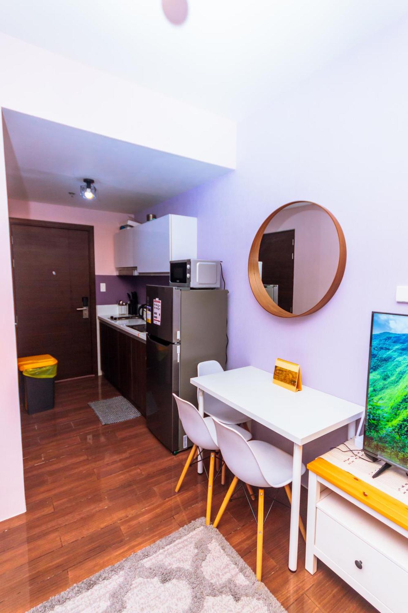 Apartment Chic Floating Penthouse Makati Gym Air Gym Swim Park 300mb Manila