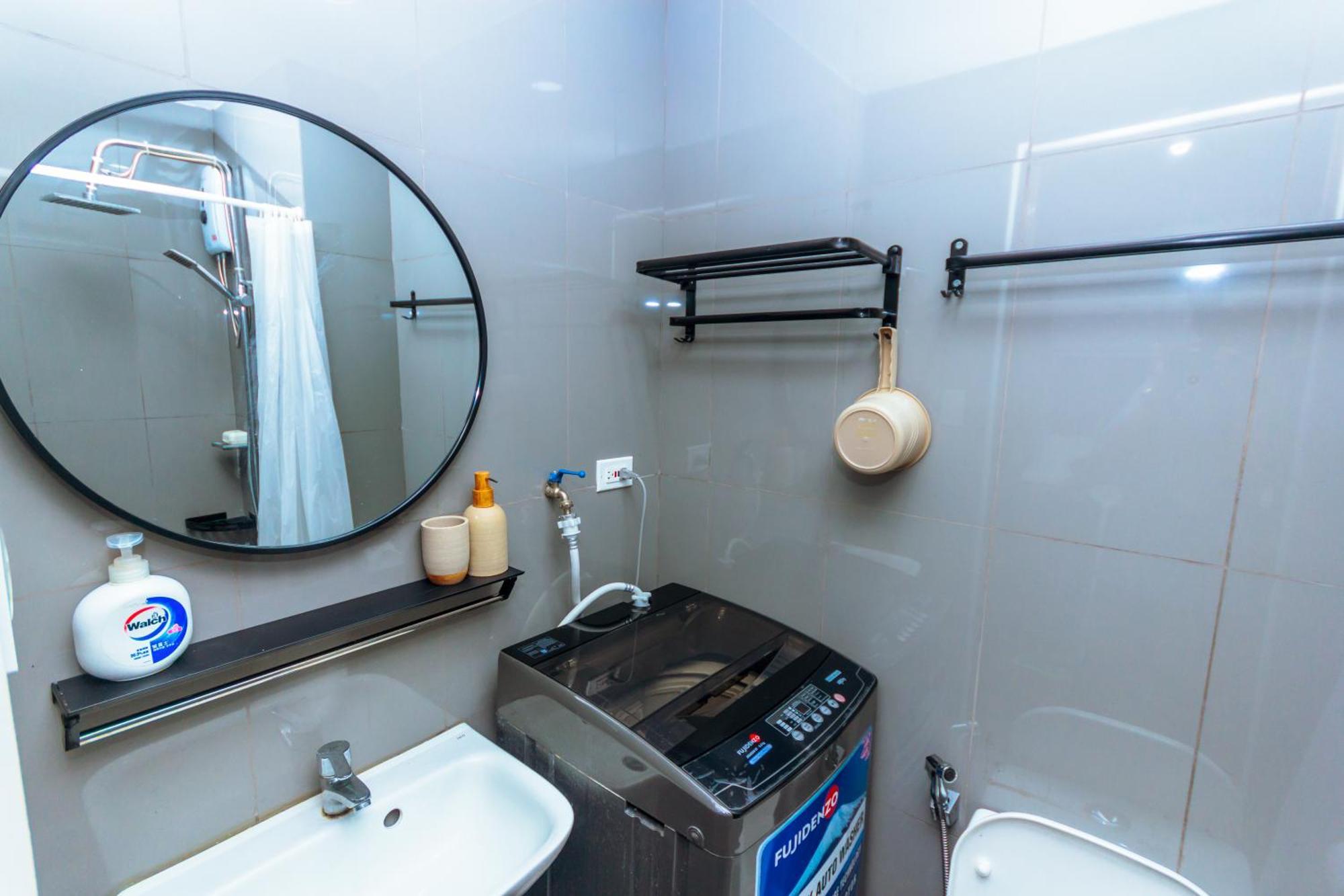 Chic Floating Penthouse Makati Gym Air Gym Swim Park 300mb Apartment Manila