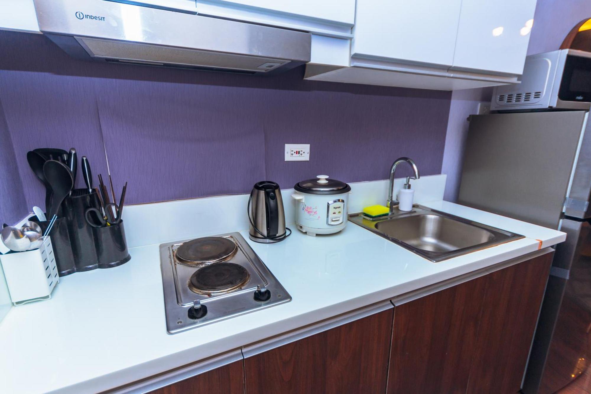 Apartment Chic Floating Penthouse Makati Gym Air Gym Swim Park 300mb *
