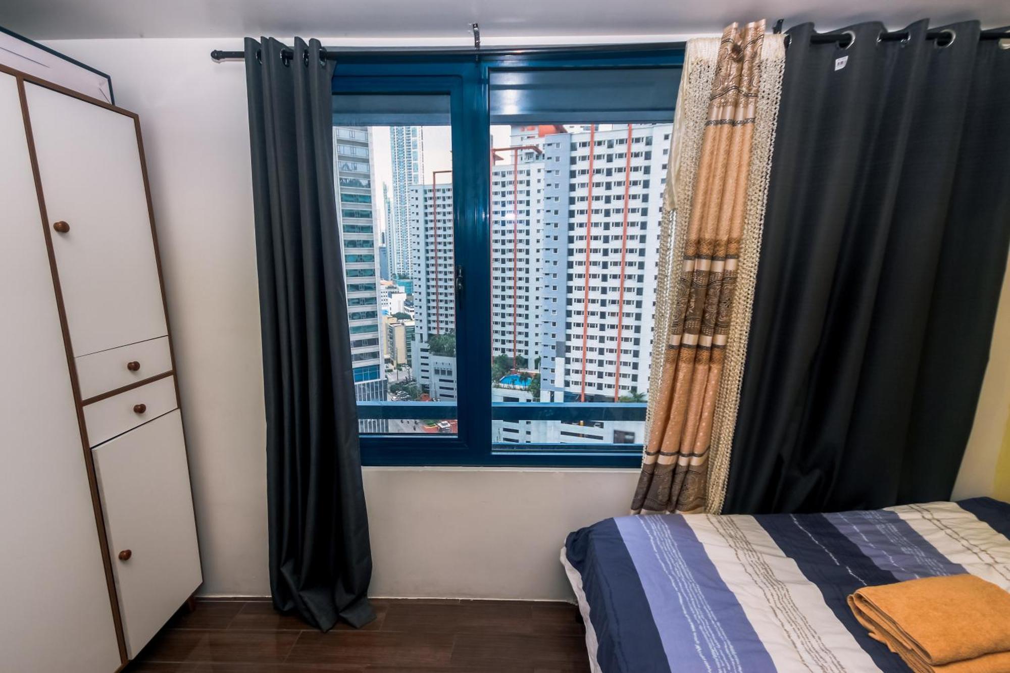 2 Bedroom Makati Urban Playground Air Gym Swim Park 1949 Apartment *