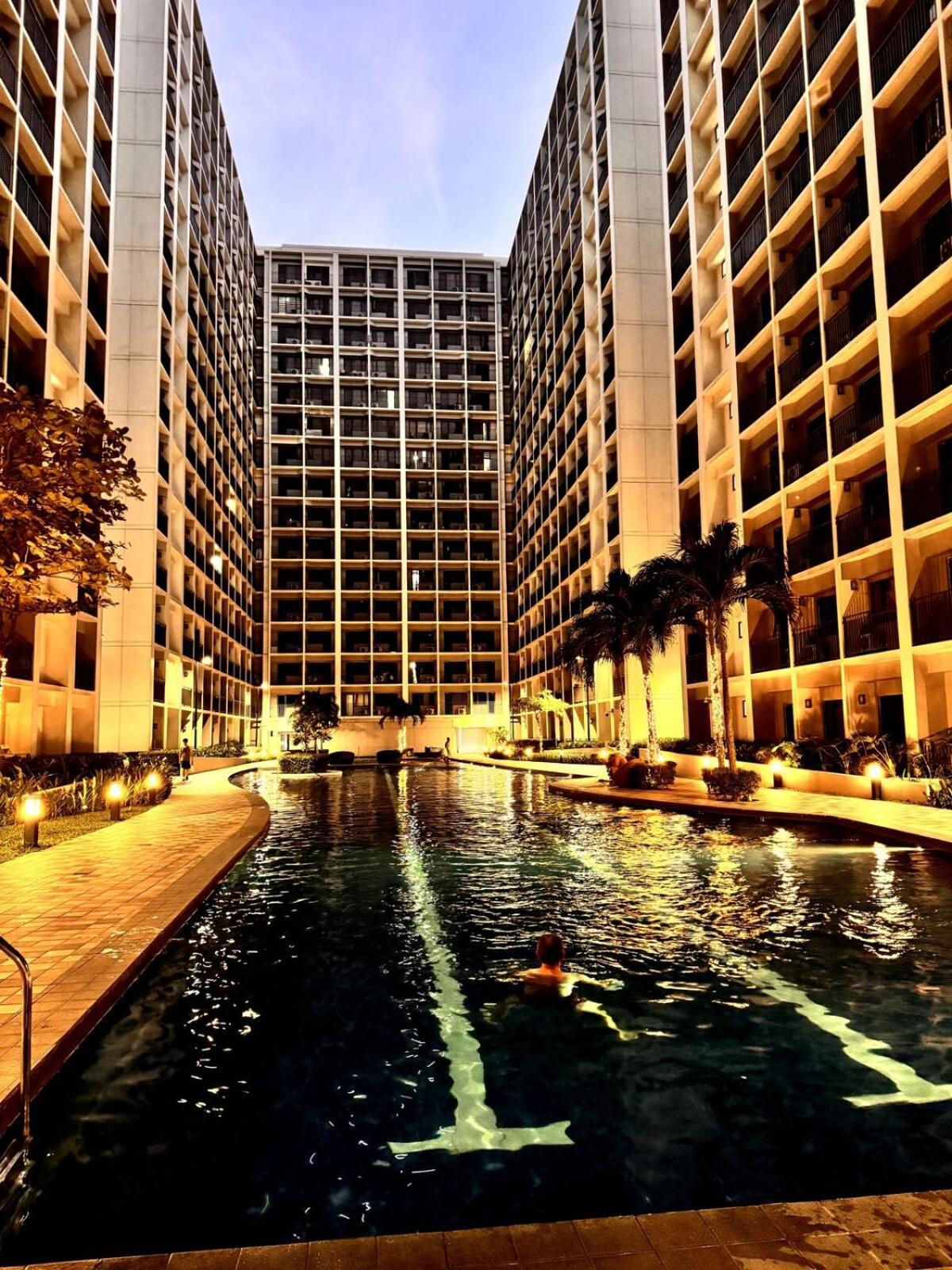 Lotus' Apartment