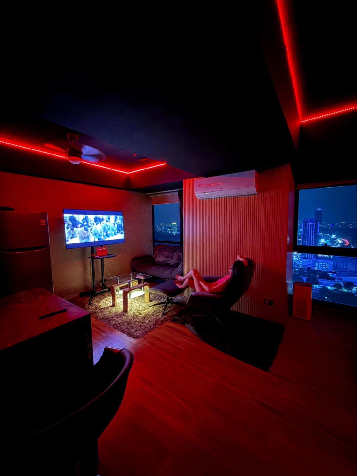 Bsa Twin Towers Pool Netflix Sm Megamall Apartment *