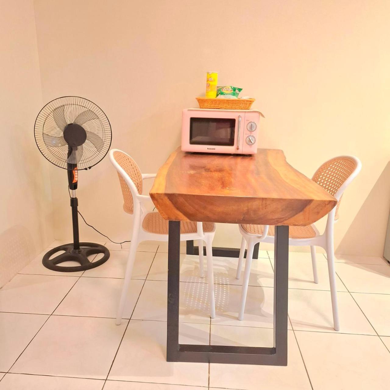 Breathtaking Bayviews - 1 Bedroom 1 Bathroom With Balcony Bayview Pool Netflix - Housekeeping Available -