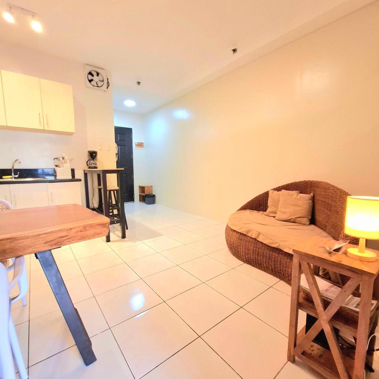 Breathtaking Bayviews - 1 Bedroom 1 Bathroom With Balcony Bayview Pool Netflix - Housekeeping Available -