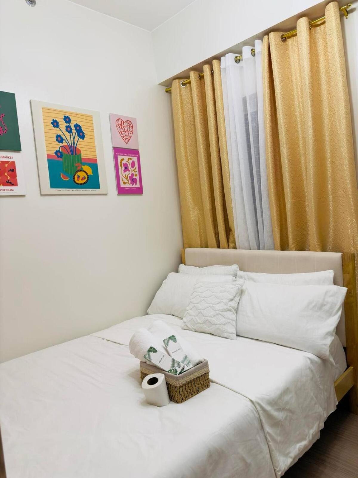 Cosy Staycation With Ps5 And 65 Inches Tv In Trees Qc Apartment *