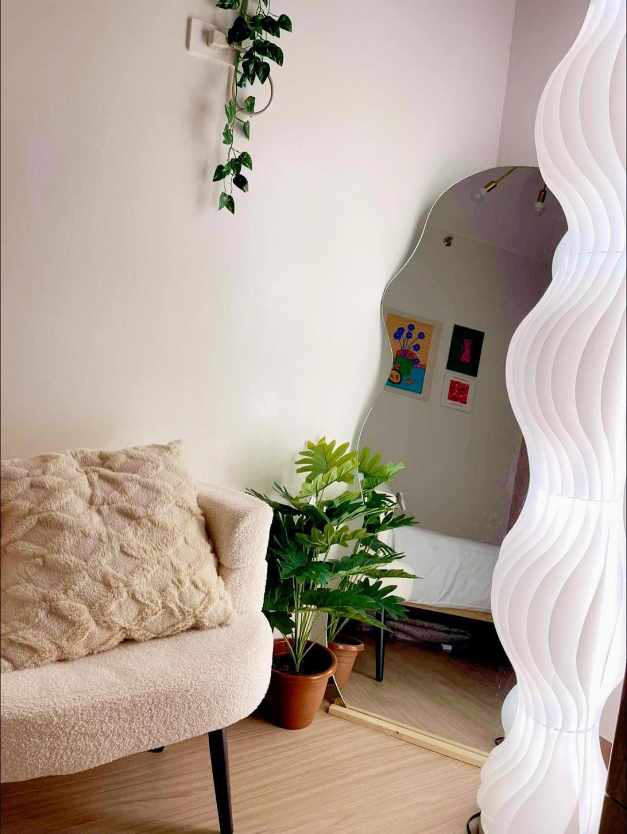 Apartment Cosy Staycation With Ps5 And 65 Inches Tv In Trees Qc *