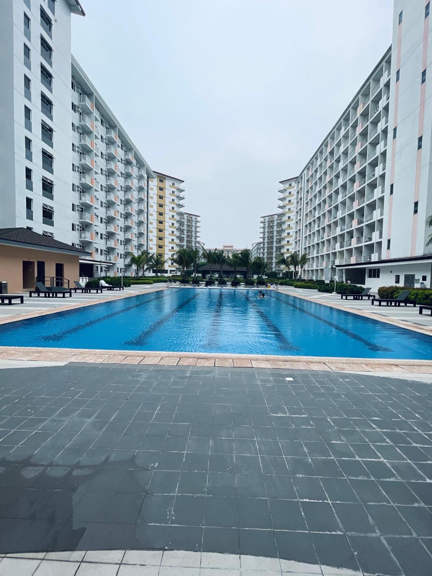 Field Residences Near Airport Apartment