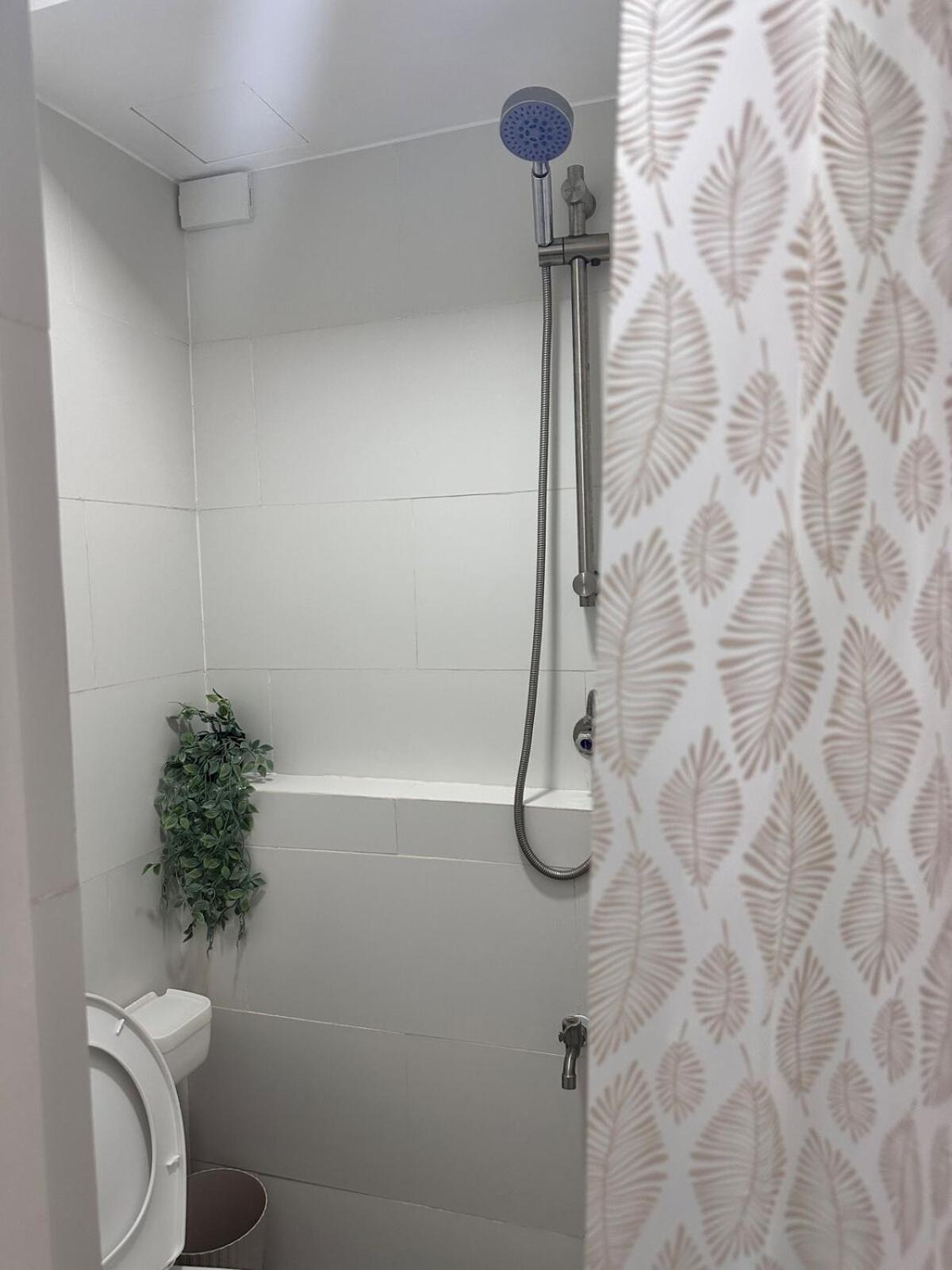 Apartment 2 Bedroom 2 Bath With Netflix And Karaoke Near Mrt Edsa