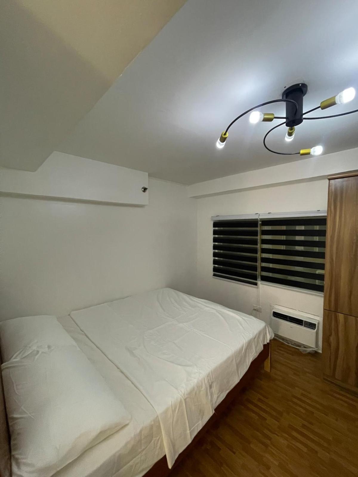 Apartment 2 Bedroom 2 Bath With Netflix And Karaoke Near Mrt Edsa Manila