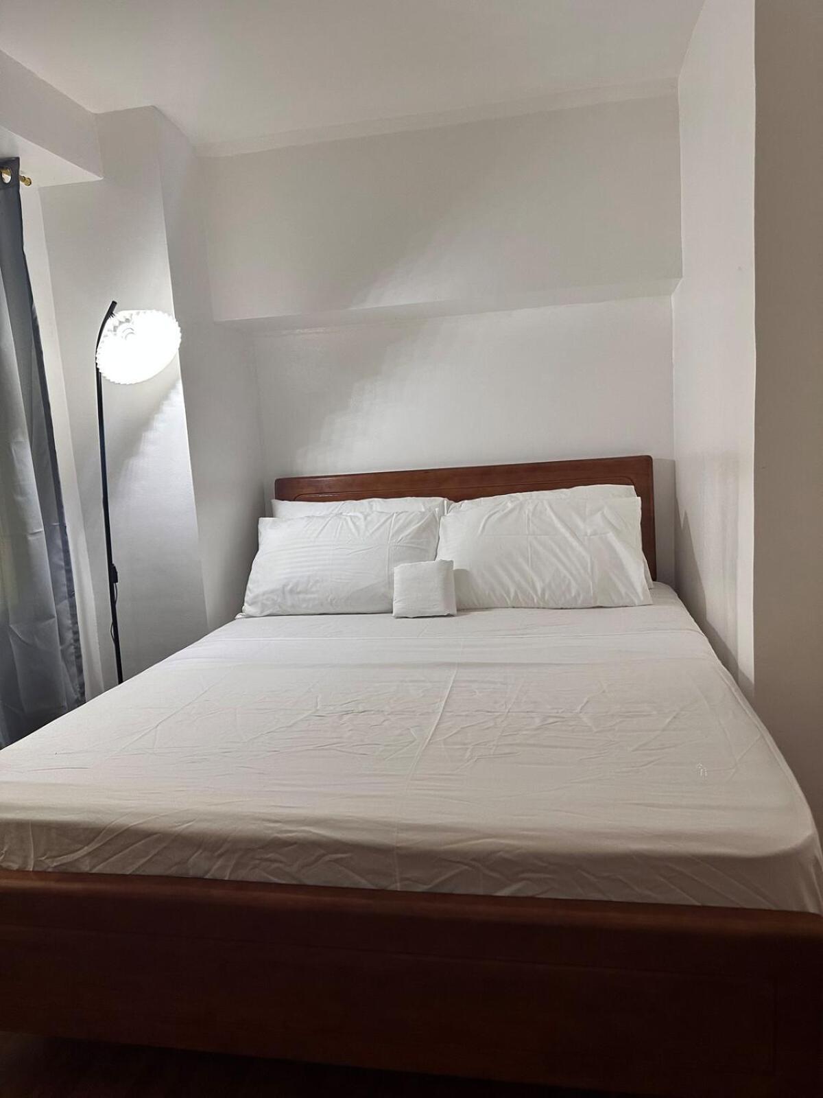 Apartment 2 Bedroom 2 Bath With Netflix And Karaoke Near Mrt Edsa