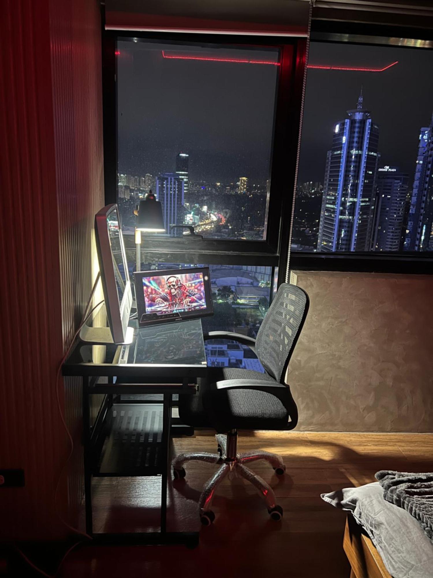 Bsa Twin Towers Pool Netflix Sm Megamall Apartment *