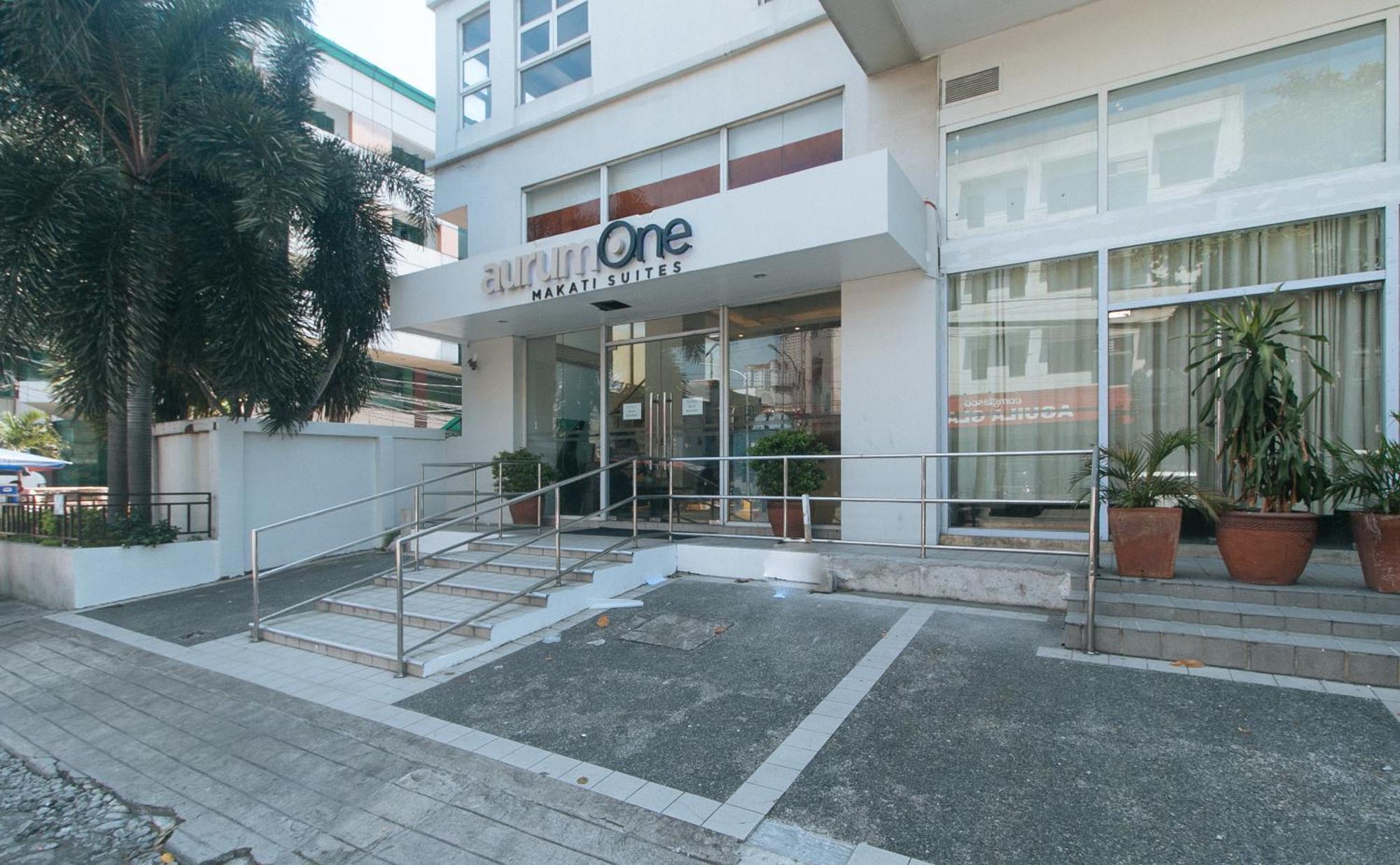 Reddoorz At Luxelite Makati Hotel